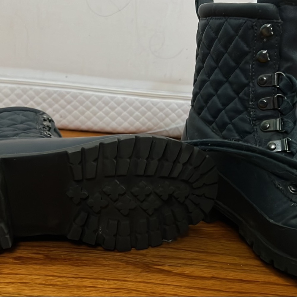 Steve Madden Blue Navy Combat Boots 6.5 Size Like New (Never worn)